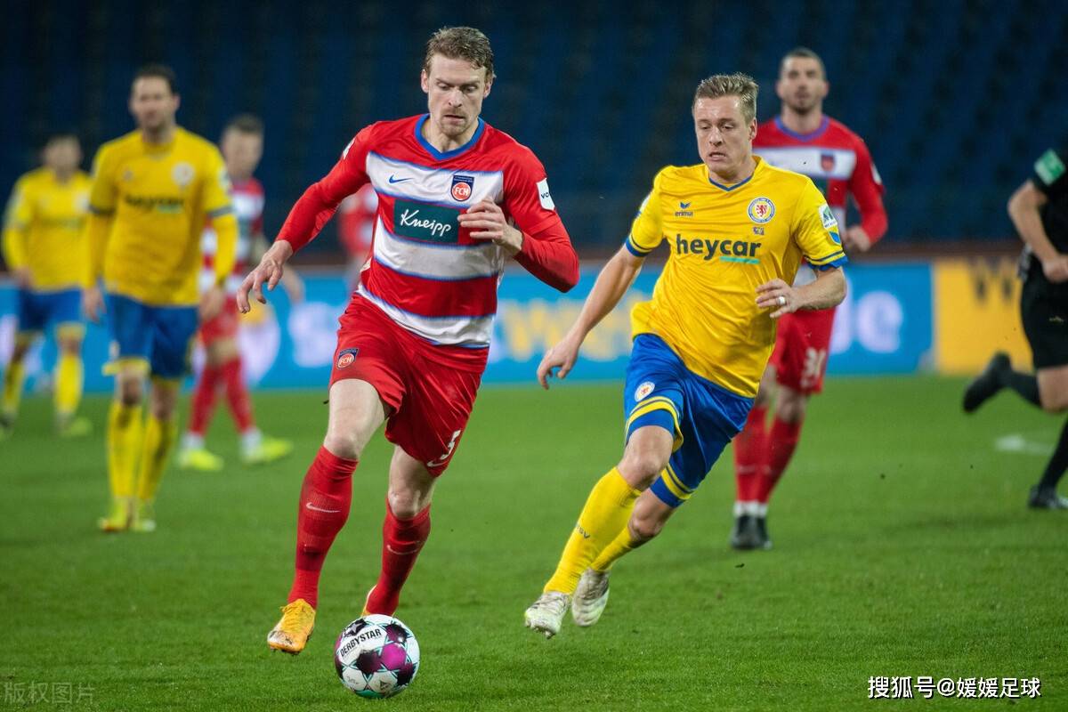 柏林赫塔主场比赛大胜,球员发挥亮眼连胜在望