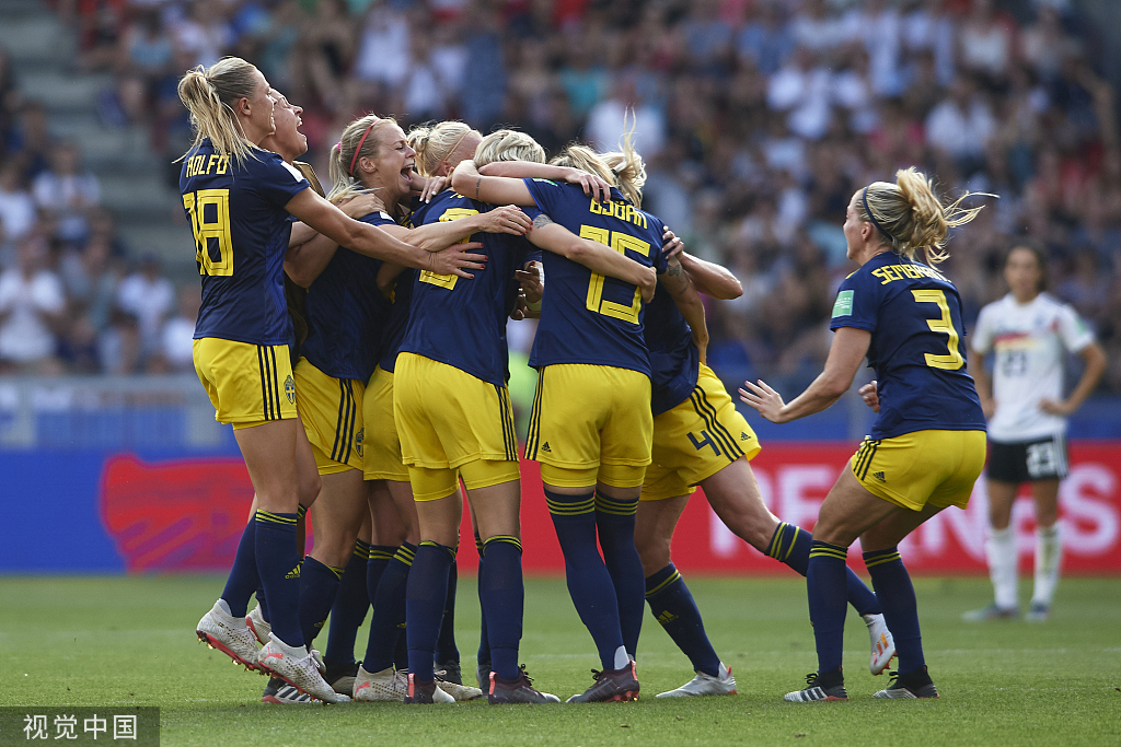 荷兰女足试图跻身前茅，争夺锦标赛秋