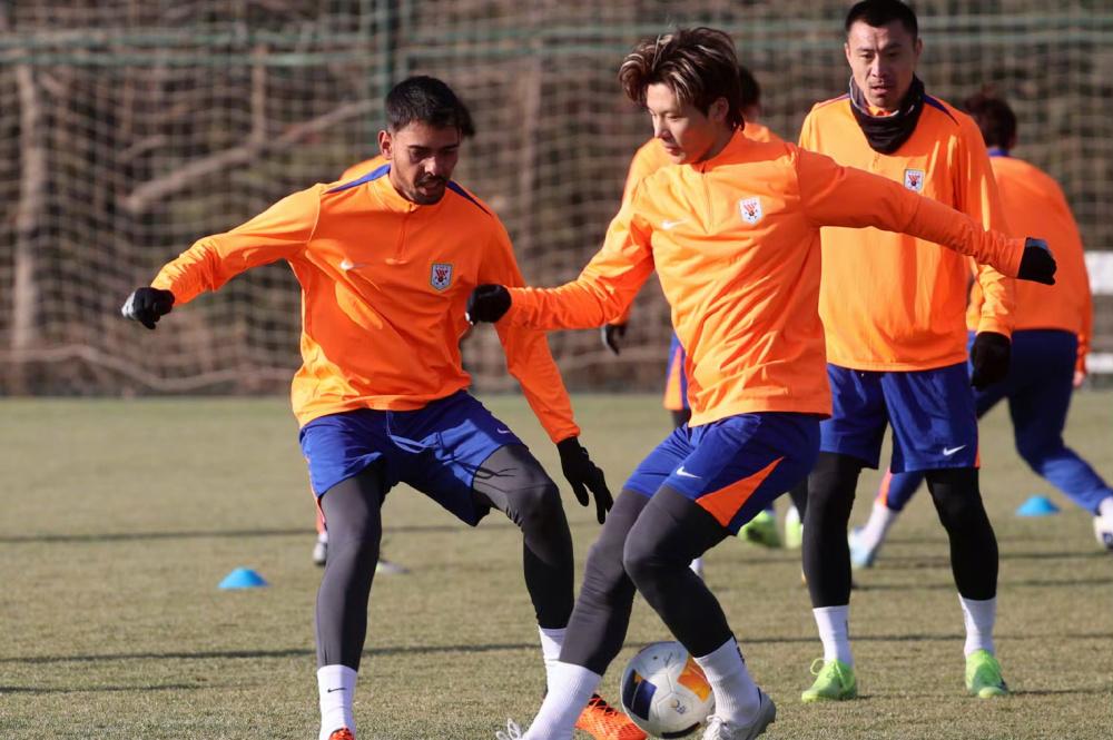 关于泰山替补上场改变战局,本泽马防线瞬间崩溃!的信息