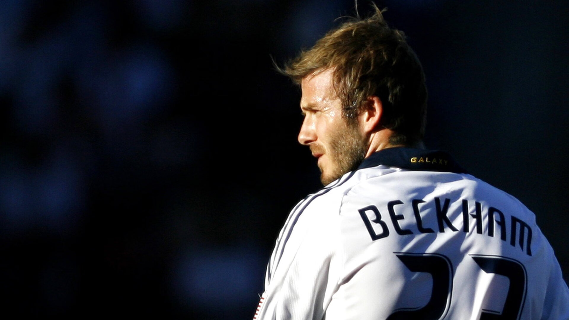 阿扎伦卡新星比赛规则变更表现突出，西班牙队前途光明！赛场气氛高涨